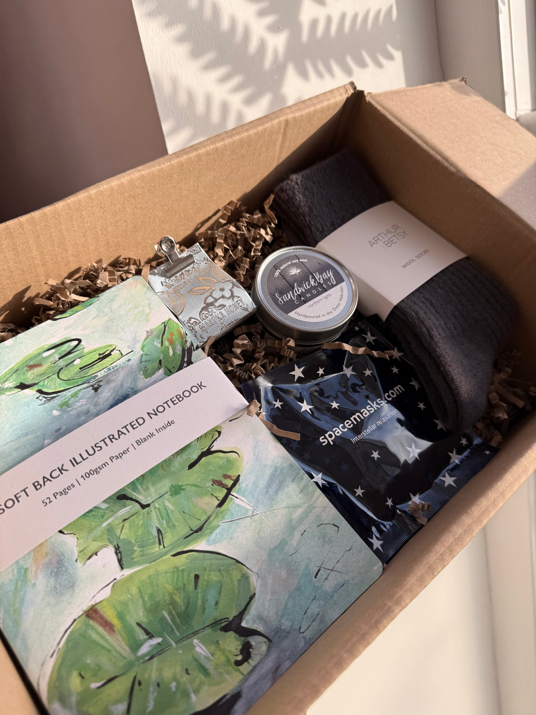 Wintering Well Gift Box